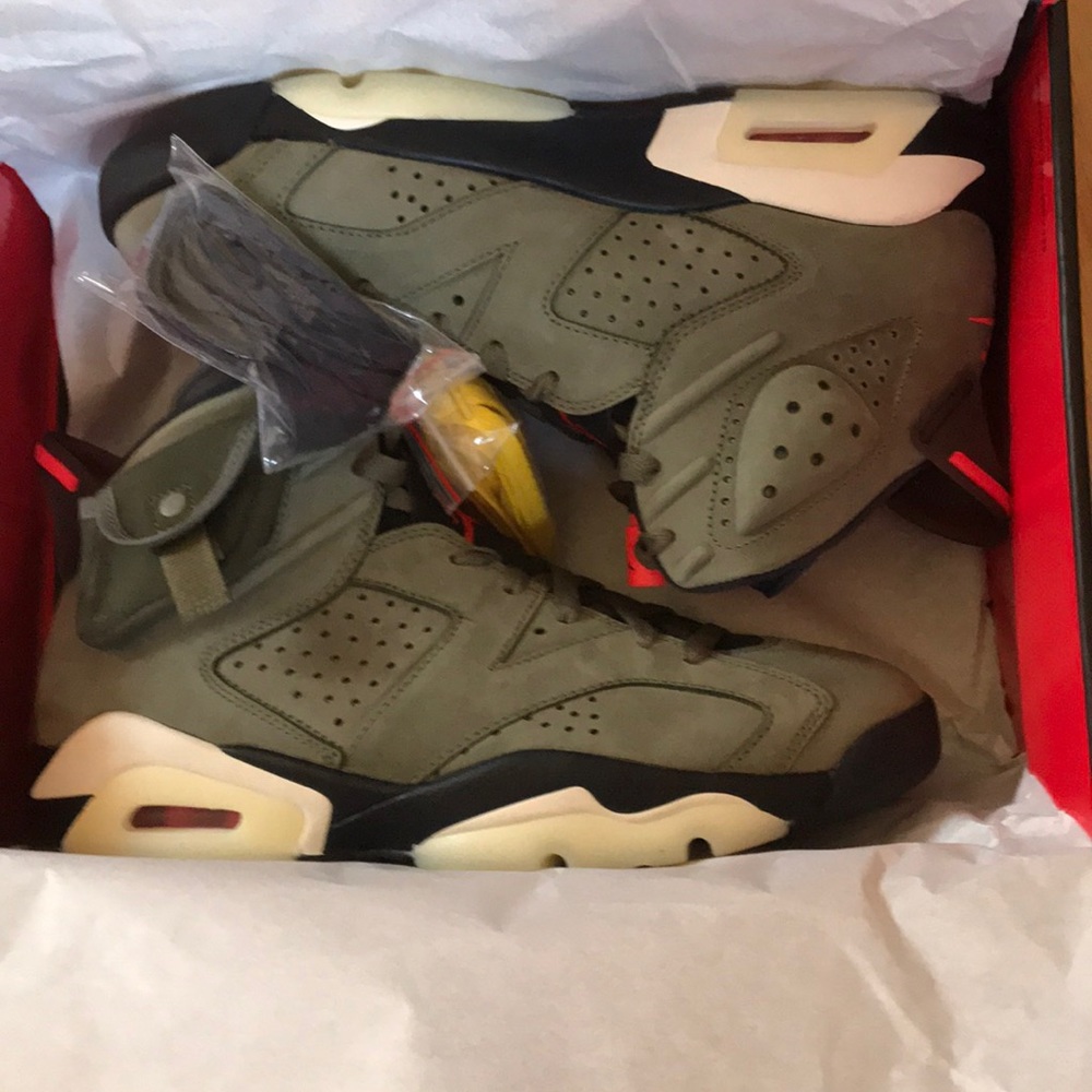 Travis Scott Jordan 6’s size 9.5
